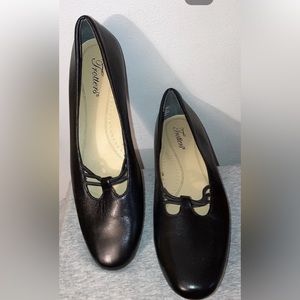 Trotters Delight Black Leather Flats 7.5N